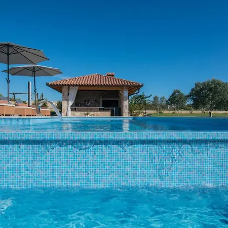 Villa Evelyn By Guide *