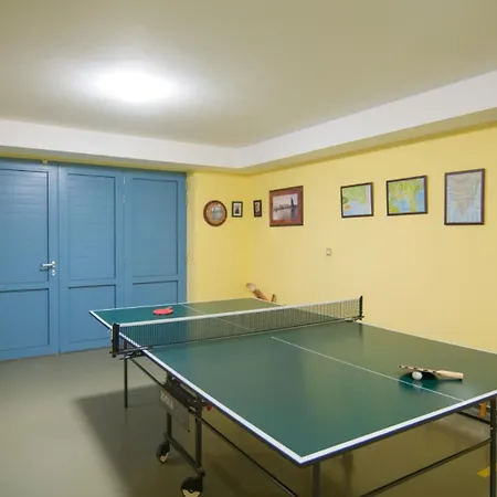 Evelyn By Guide Villa *